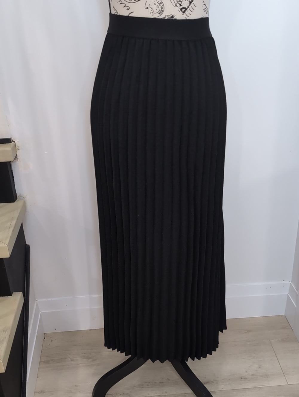 VERO MODA | Women's Black Pleated A-Line Maxi Skirt